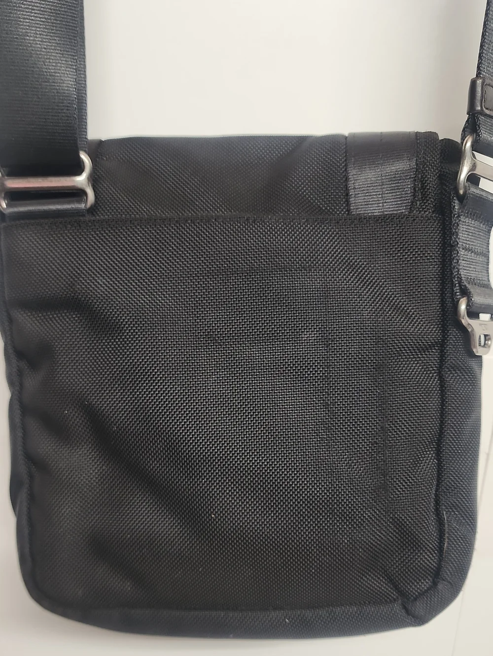 Tumi Black Messenger Crossbody Bag w/Brown Leather Accent Minimalist Man Bag WOW